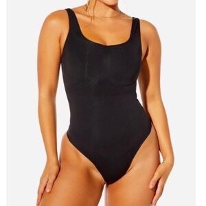 Yitty NWT Nearly Naked Shaping Bodysuit Black Scoop Neck Thong M/L